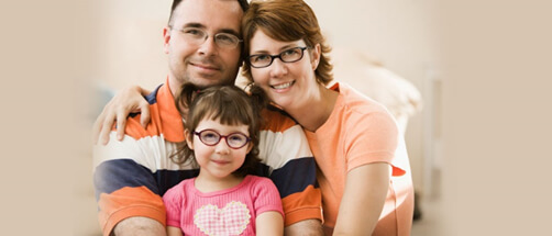 Si usted y su familia son usuarios de gafas intente usarlas siempre que tenga alguna actividad en frente a un monitor o TV.