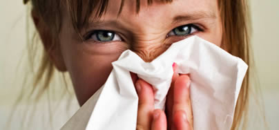 Pacientes con rinitis y sinusitis son más propensos a padecer de alergia en los ojos.