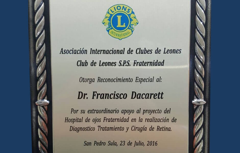 Dr Dacarett en el Club de Leones Tegucigalpa