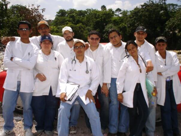 Formación Profesional del Dr. Dacarett - Universidad Nacional Autónoma de Honduras